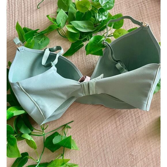 Victorias Secret Like A Cloud Push Up - Picture 3 of 5